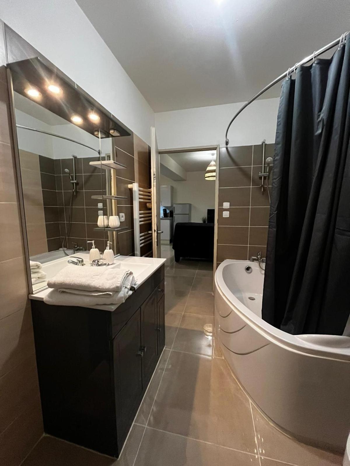 Appartement Des Carmes Nîmes Dış mekan fotoğraf