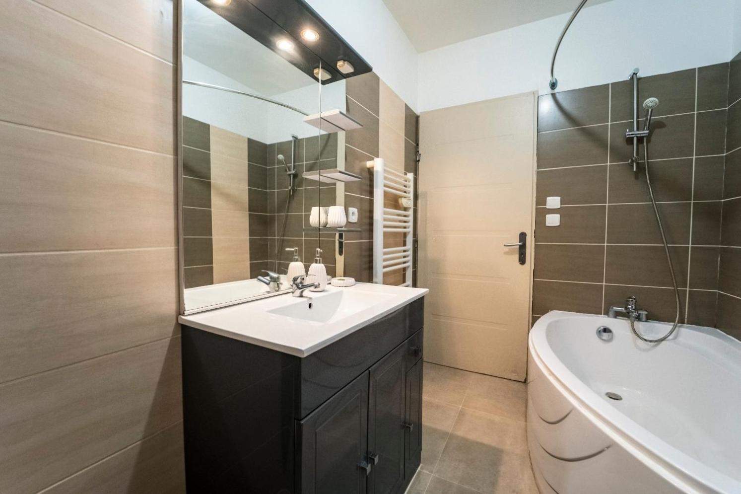 Appartement Des Carmes Nîmes Dış mekan fotoğraf